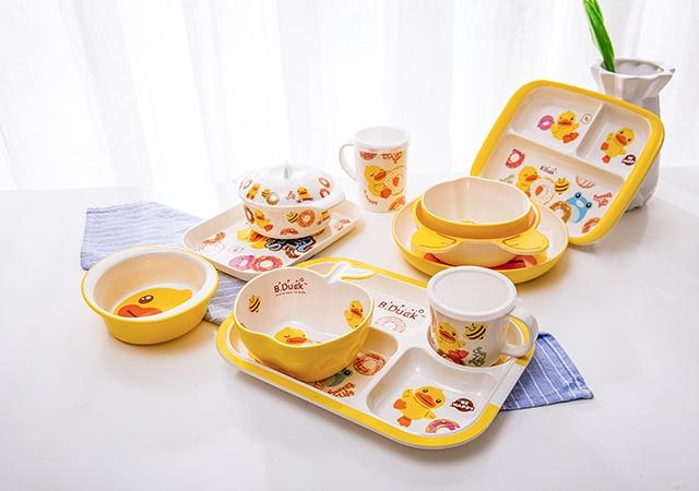 仿瓷密胺模具餐具較適合寶寶